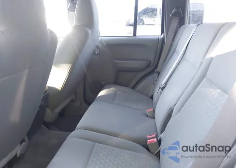 2005 Jeep Liberty Sport from USA, damaged, VIN 1J4GL48K65W602726